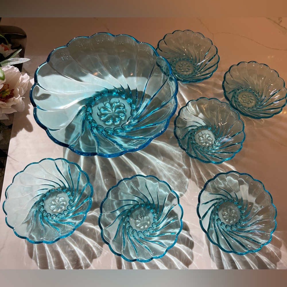 vintage Hazel Atlas Capri Seashell Swirl glass berry bowls, set of seven